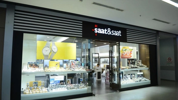 Saat & Saat, dev giyim markasını satın aldı