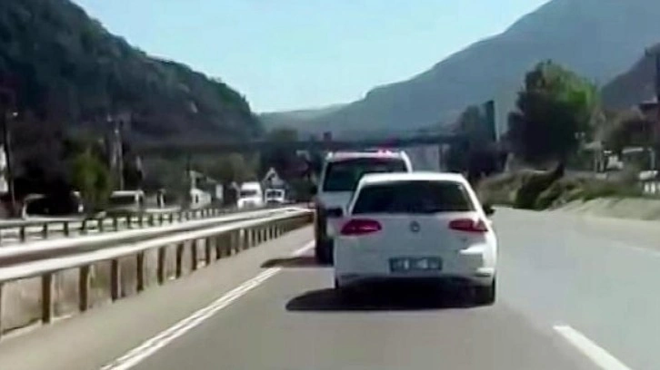 Sirenler çaldı, sürücü umursamadı! Orman yangınına giden ekibin zor anları
