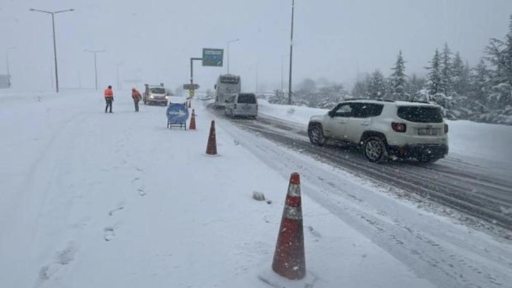 Sivas-Kayseri yolu ulaşıma kapandı