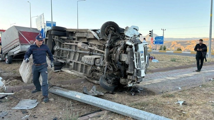 Sivas'ta korkunç kaza: 15 işçi yaralandı!