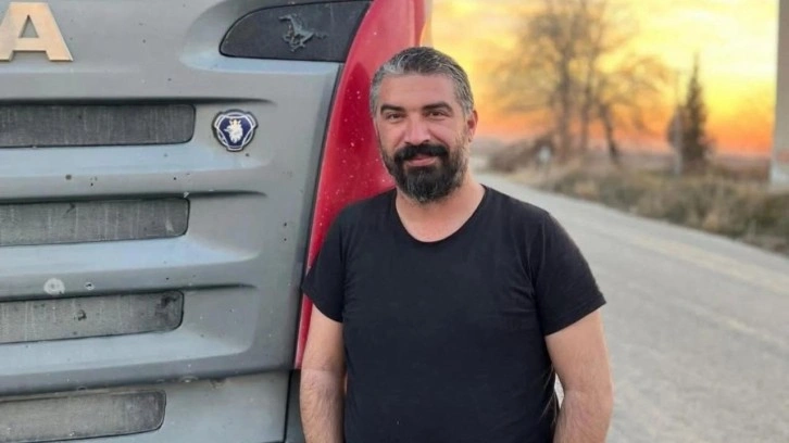 Sivas'ta tır devrildi: 2 ölü