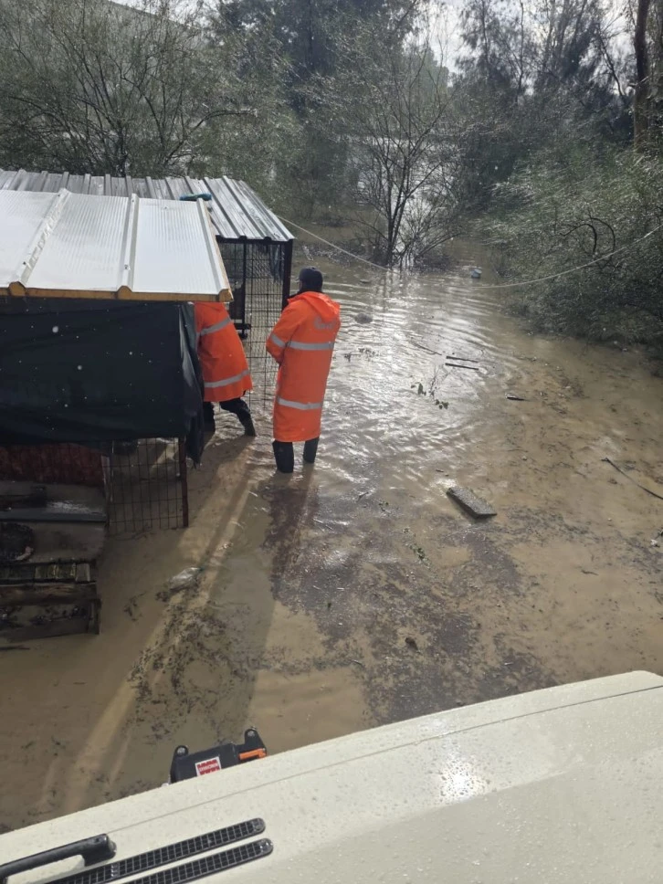  Sivil Savunma ekipleri çalışmalarına aralıksız devam ediyor