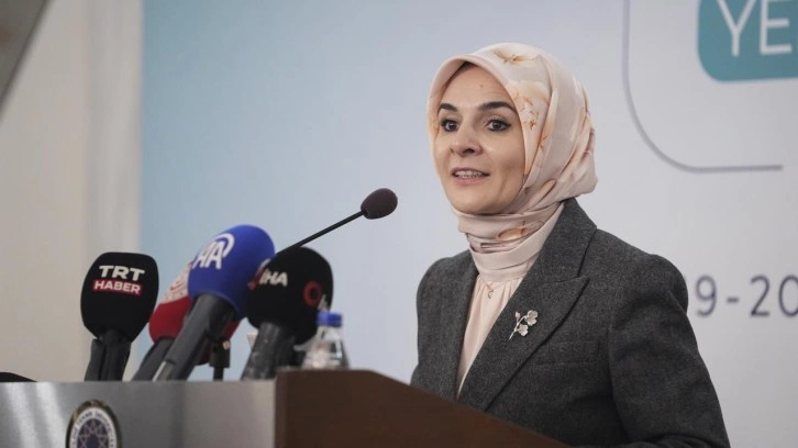 Sosyal medya d&uuml;zenlemesi yolda! Bakan duyurdu! Yakın zamanda hayata ge&ccedil;ireceğiz