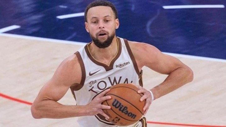 Stephen Curry, NBA'de en fazla sayı atan ilk 20'de!