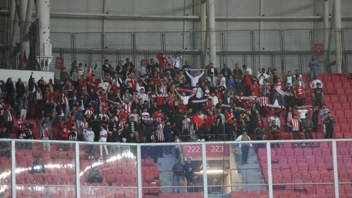 Süper Lig'e veda etmişlerdi: Sadece 675 kombine satabildiler