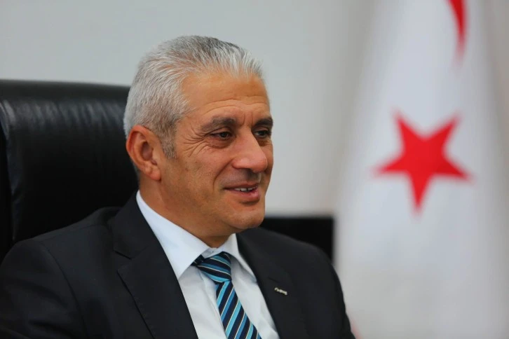 Taçoy: “Erhürman ciddi çelişkiler içinde…”