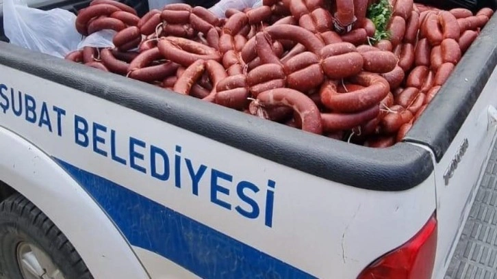 Tarihi ge&ccedil;miş 850 kilogram sucuk ele ge&ccedil;irildi