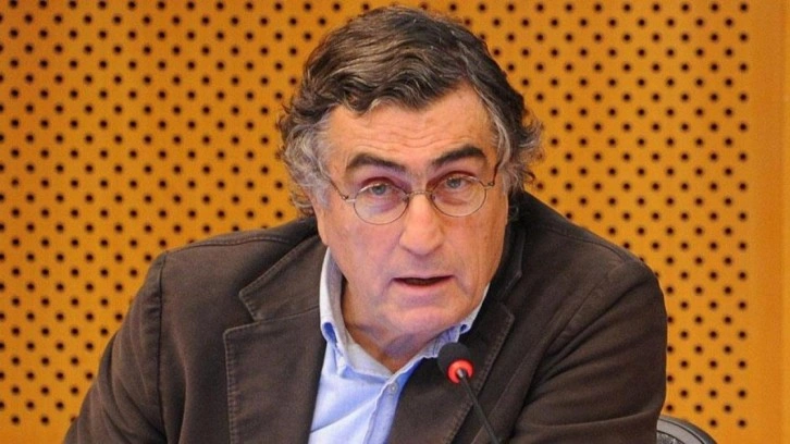 Tatil için Yunanistan’a giden Hasan Cemal hastaneye kaldırıldı