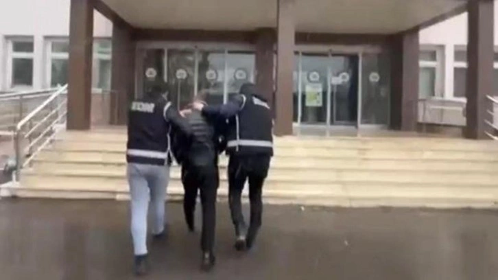 Tefecilere operasyon: 22 g&ouml;zaltı