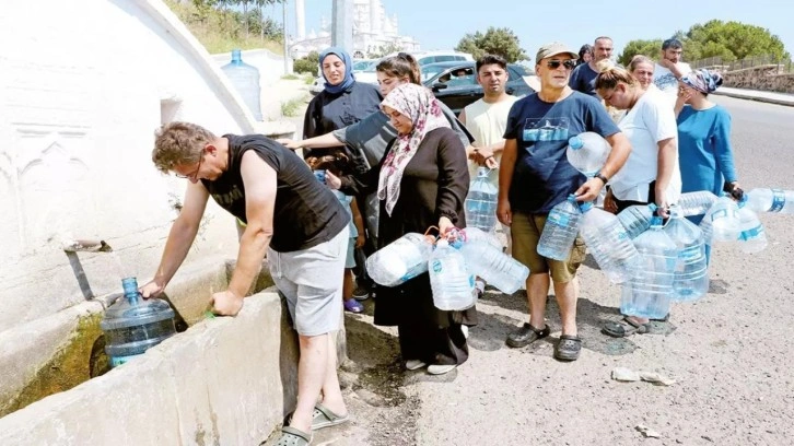 Tekirdağ'da bidonla su taşıma dönemi