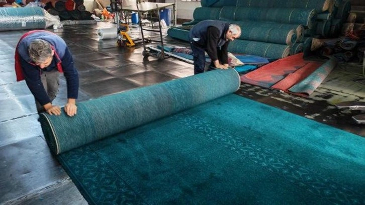 Tokyo Camisi'nin yeni halıları Demirci'de dokundu