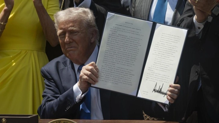 Trump kararnameye imza attı: Ülkemize dini geri getiriyoruz