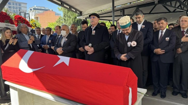 Türk halk müziği sanatçısı Yavuz Top, son yolculuğuna uğurlandı