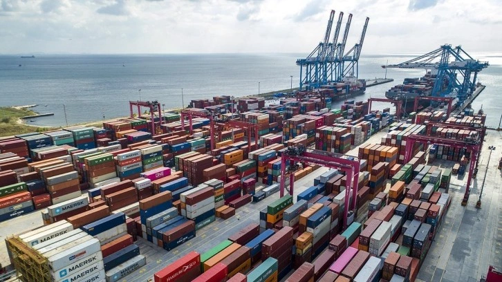 Türk lirasıyla dış ticaret 7 ayda 831 milyar liraya yaklaştı
