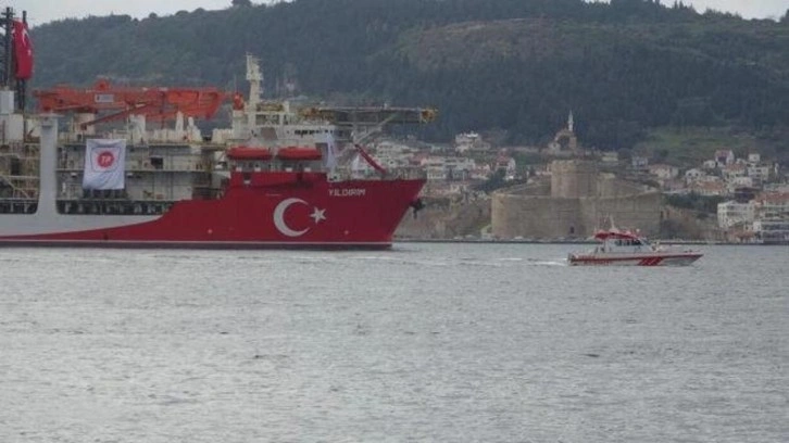 T&uuml;rk sondaj gemisi Yıldırım &Ccedil;anakkale Boğazı&rsquo;ndan ge&ccedil;ti