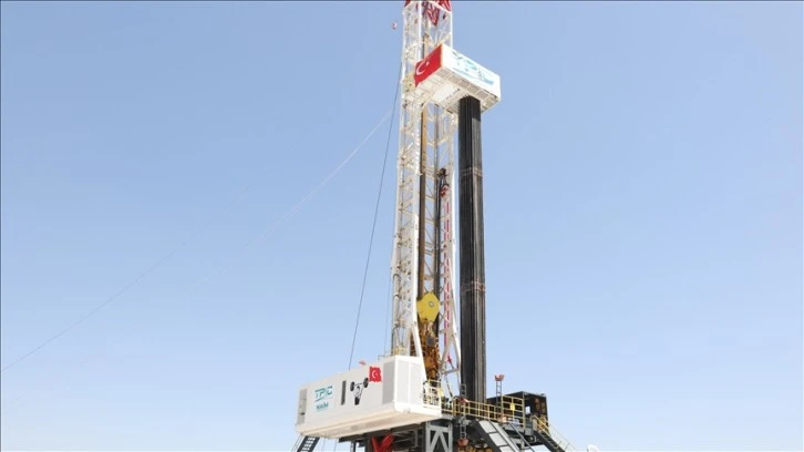 Türkiye, hidrokarbon arama ve üretimi kapsamında kara ve denizde 300 kuyuda sondaj yapacak