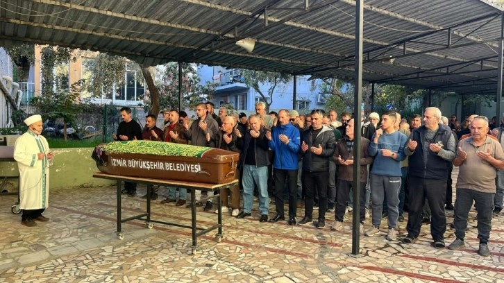 Yangında 30 kedisiyle ölen kadının cenazesi defnedildi