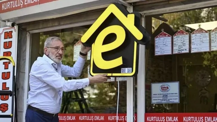 Yetkili emlak ofislerine "e" tabelaların asılmasına başlandı