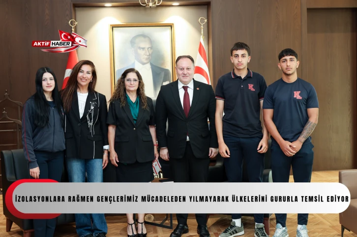  &Ouml;zt&uuml;rkler T&uuml;rkiye'de yarışmalara katılacak Kurtuluş Lisesi erkek atletizm takımını kabul etti