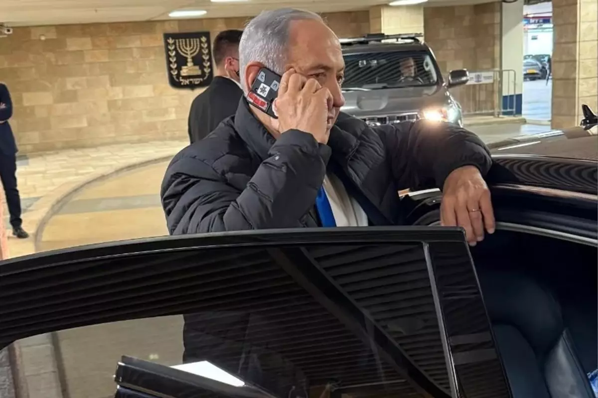 Vay Netanyahu vay! Fotoğrafa bakan herkes aynı detaya takıldı