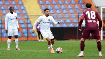 2 kırmızı kart &ccedil;ıkmıştı! 90+5'te 1-1 olan ma&ccedil;ın skoru şaşırttı