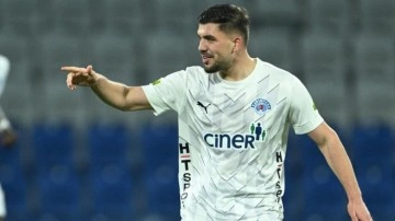 27 yaşındaki Türk futbolcu Suudi Arabistan'a transfer oldu