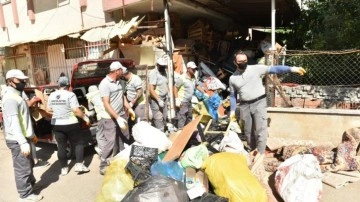6 katlı binadan bu kez 20 kamyon çöp çıktı