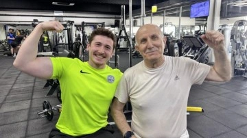 73 yaşında ama gençlere taş çıkarıyor: Her gün evinden yürüyerek geliyor