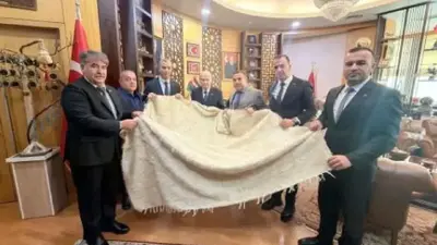 Tükenmez, Siirt’in Yöresel Değerlerini Bahçeli’ye Sundu