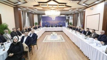 AK Parti İstanbul'da kış d&ouml;nemi saha &ccedil;alışmalarına başladı: Hedef her mahalleye ulaşmak