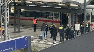 Almanya'da tren istasyonunda bıçaklı saldırı! 12 yaralı