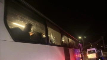 Amed&rsquo;in otob&uuml;s&uuml; Bodrum&rsquo;da taşlandı: Cam patladı, polis araya girdi