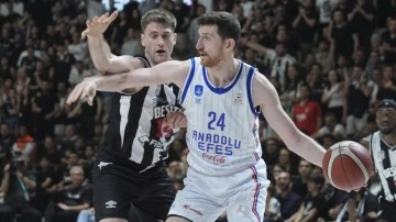Anadolu Efes'ten Beşiktaş'a 3 sayılık darbe