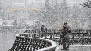 Ankara'da kar alarmı! Başkent beyaza b&uuml;r&uuml;nd&uuml;