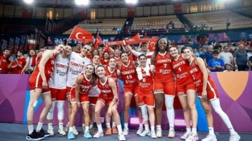 Bakan Bak, çeyrek finale çıkan A Milli Kadın Basketbol Takımı'nı tebrik etti