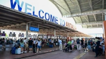 Bakan Ersoy resmen a&ccedil;ıkladı! Antalya'dan yeni rekor geldi!