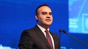 Bakan Kacır, "OSB Yıldızları Araştırması Ödül Töreni"nde konuştu