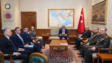 Barrack ve G&uuml;ler g&ouml;r&uuml;şmesinin ardından 'oturma d&uuml;zeni' tartışması: Ger&ccedil;ek ortaya &ccedil;ıktı!