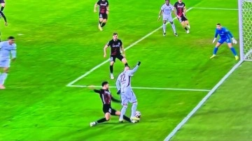 Başkent'te tartışmalı pozisyon! Trabzonspor penaltı kazandı