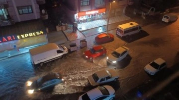 Başkentte yollar göle döndü, metro girişlerini su bastı