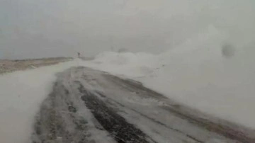 Bayburt- Erzurum kara yoluna &ccedil;ığ d&uuml;şt&uuml;