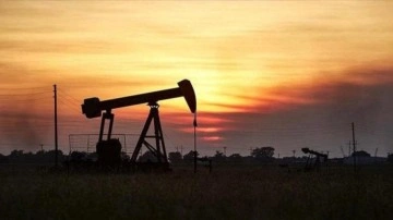 Brent petrol 61 dolara &ccedil;akıldı! 2020'den bu yana en sert d&uuml;ş&uuml;ş!