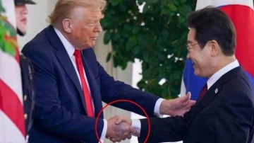 Dünya Trump'ın elindeki morluğu konuşuyor: Beyaz Saray'dan açıklama geldi!
