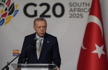  Erdoğan: “Barış için her yere koşturacağız”