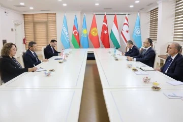 Ertuğruloğlu TÜRKPA Genel Sekreteri Hasan ve Türkiye’nin Bakü Büyükelçisi Akgün ile görüştü