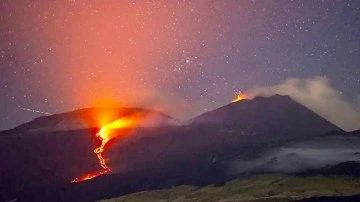 Etna Yanardağı yeniden aktif hale geldi