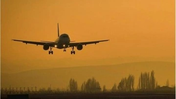 Evli oğlu sevgilisiyle tatile gitmesin diye bomba ihbarı yaptı