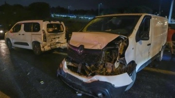 Eyüpsultan'da 16 aracın karıştığı zincirleme trafik kazasında 6 kişi yaralandı
