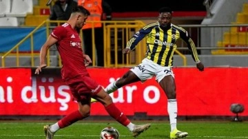 Fenerbah&ccedil;e'nin yeni transferi sakatlanarak ma&ccedil;tan &ccedil;ıktı