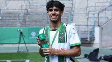 Fenerbah&ccedil;e ve Galatasaray'ın istediği 17 yaşındaki yıldız kararını verdi